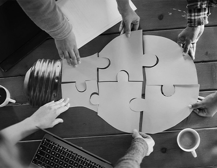 تدوین استراتژی های بازاریابی و اجرا